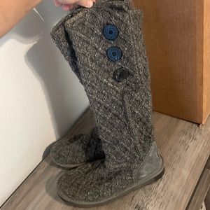 Grey knit UGGS